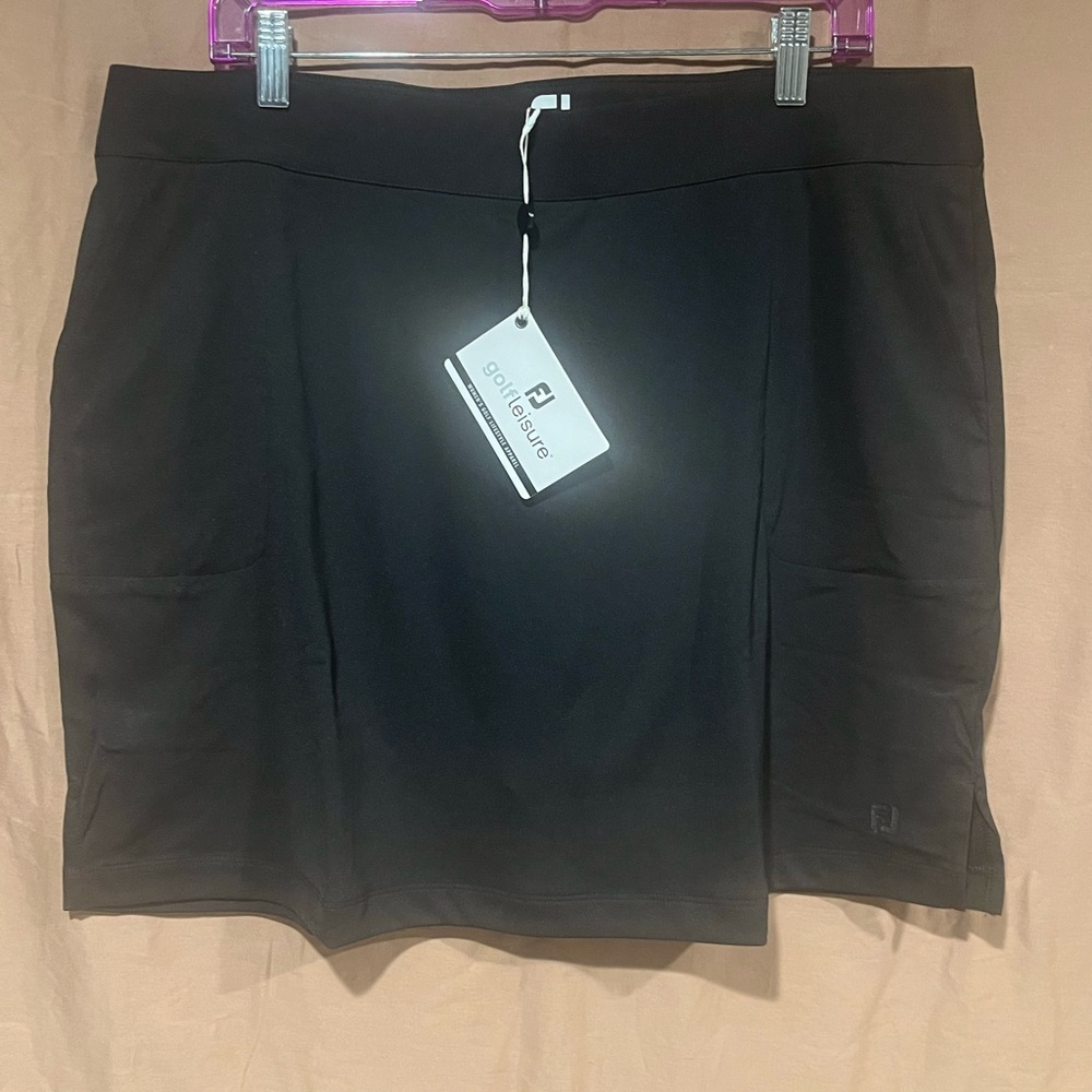 FJ Golf Leisure Sport Skirt w/ built in shorts.